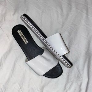 Karl Lagerfeld Paris slip on white Patton leather sandals size 10